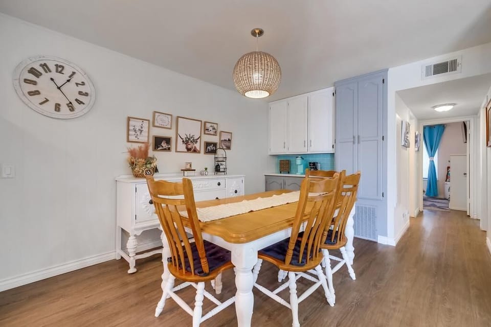Dinning Room with Buffet/Credenza and Coffee/Bar area.

