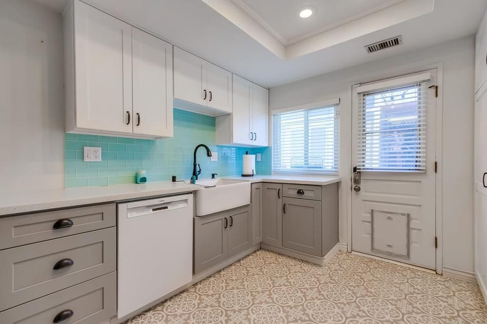 Kitchen with 
Deep farmhouse
Dishwasher
Electric stove
Refrigerator
Pantry 