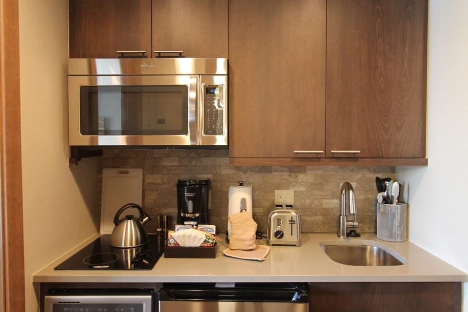 Kitchenette in the suite side (full kitchen in the other side)