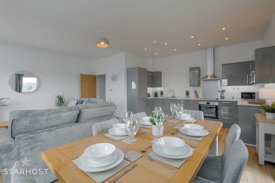 The dining area also benefits from the natural light