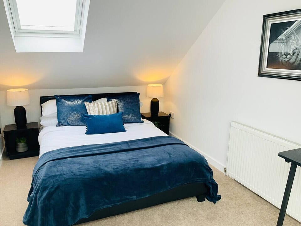 Upstairs bedroom - double size bed.