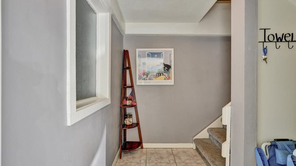 Entry to Unit