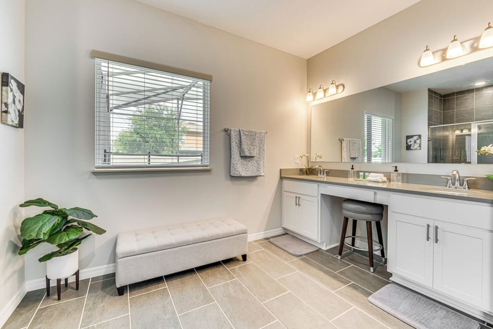 En-Suite Bathroom | Towels Provided