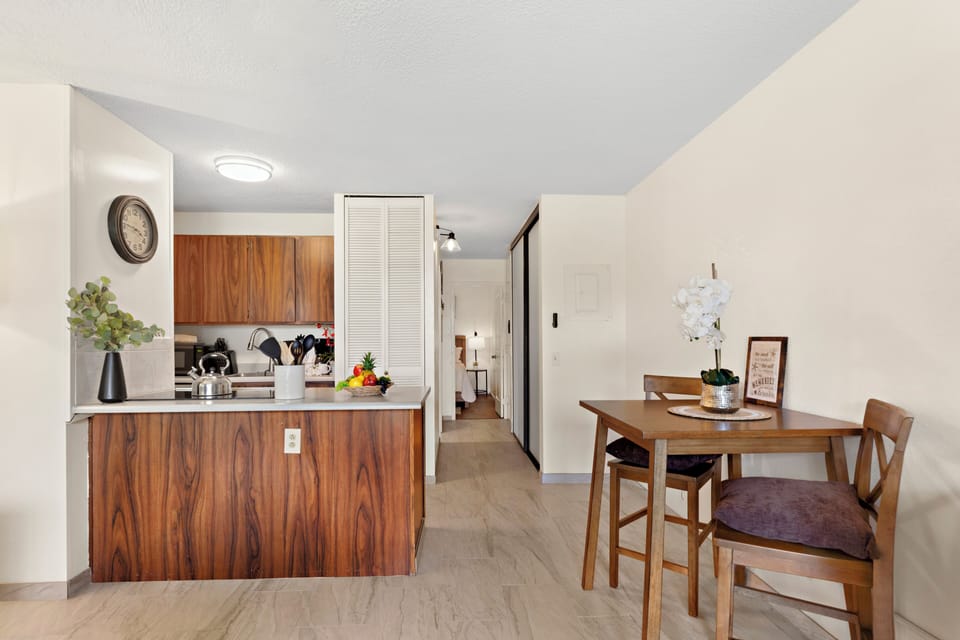 Wood furnishings for a sophisticated look