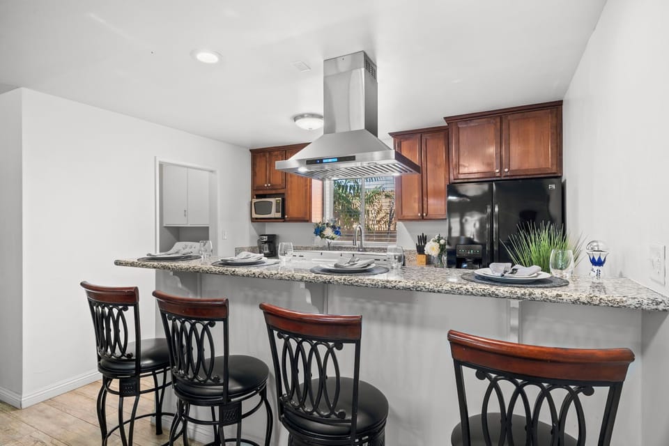 Full kitchen 