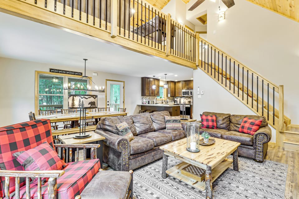 Albrightsville Vacation Rental | 5BR | 3BA | 2,700 Sq Ft | Stairs Required