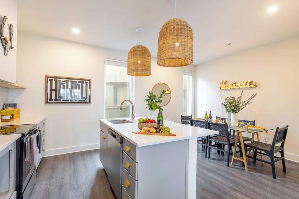 Kitchen and dining area.