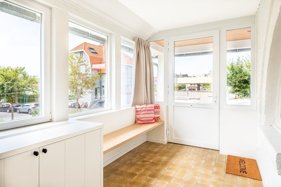 Entrance / Reception