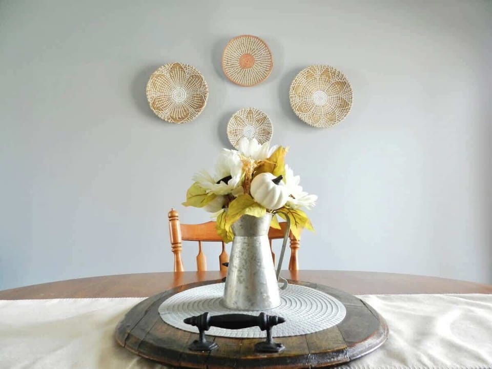 Dining table, seats up to 8