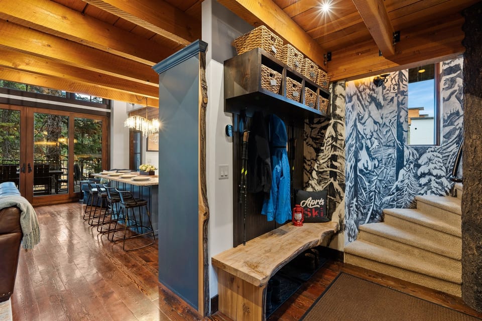 Drop your mittens, hats, and boots in the thoughtfully designed entryway, where they can dry before your next outdoor adventure.