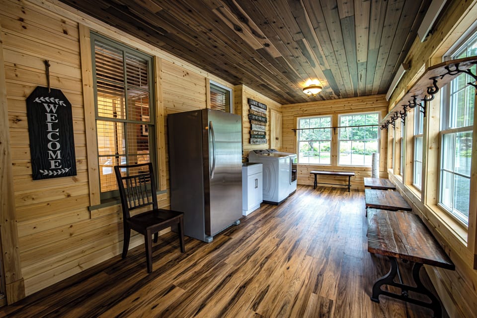 Back Porch with Washer/Dryer and 22 Hooks 