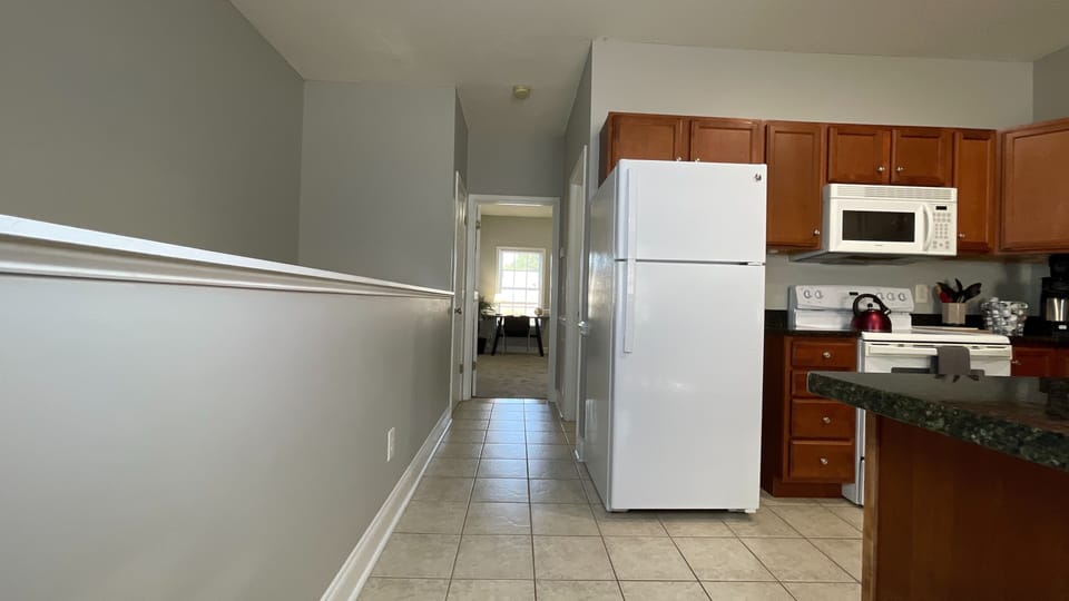 Discover a fresh and inviting kitchen view, perfect for cooking and entertaining!