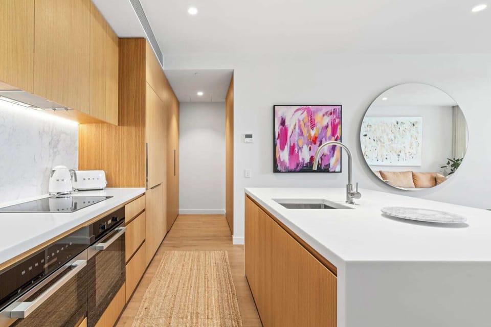 Huge, cooks kitchen
