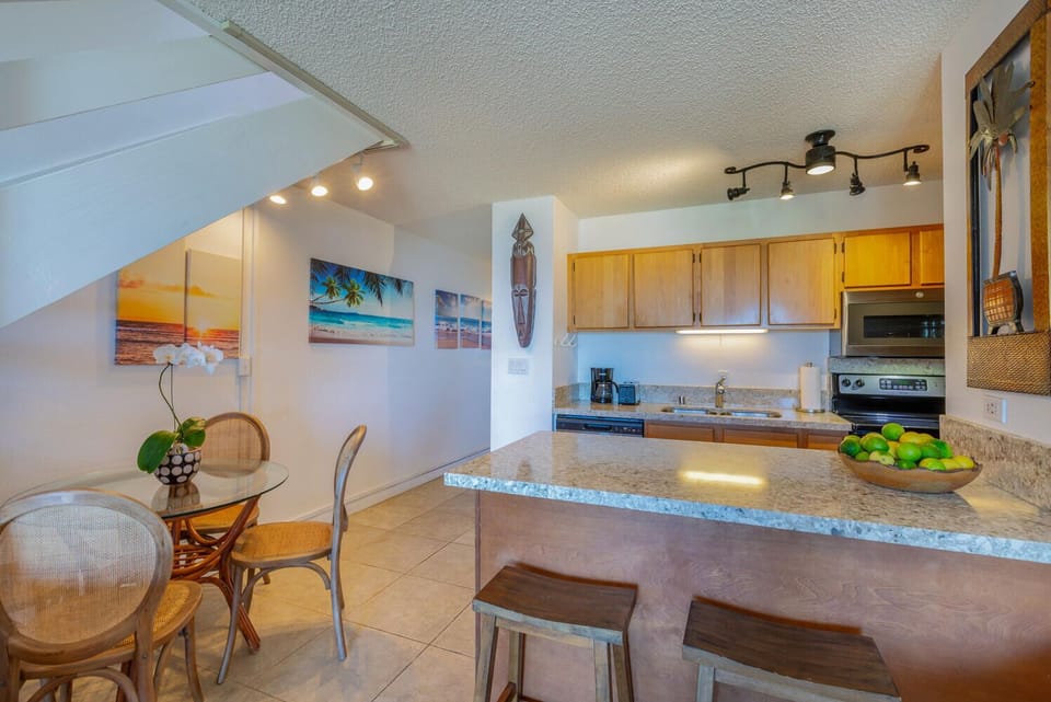 Kapaa Shore Kitchen & Bar Stools
