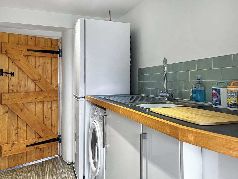 Kitchen | Cricketer&rsquo;s Cottage, Ipstones, near Leek