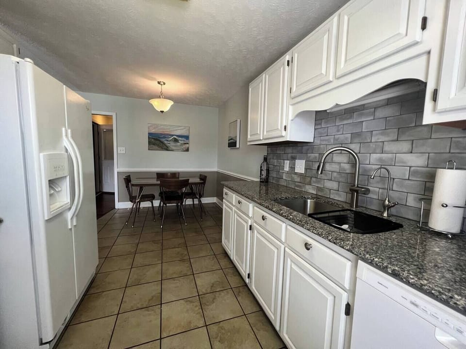 Kitchen (2)
