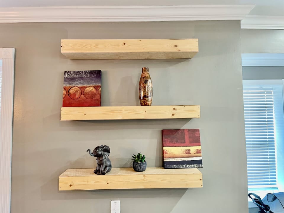 Simple, tasteful safari decor