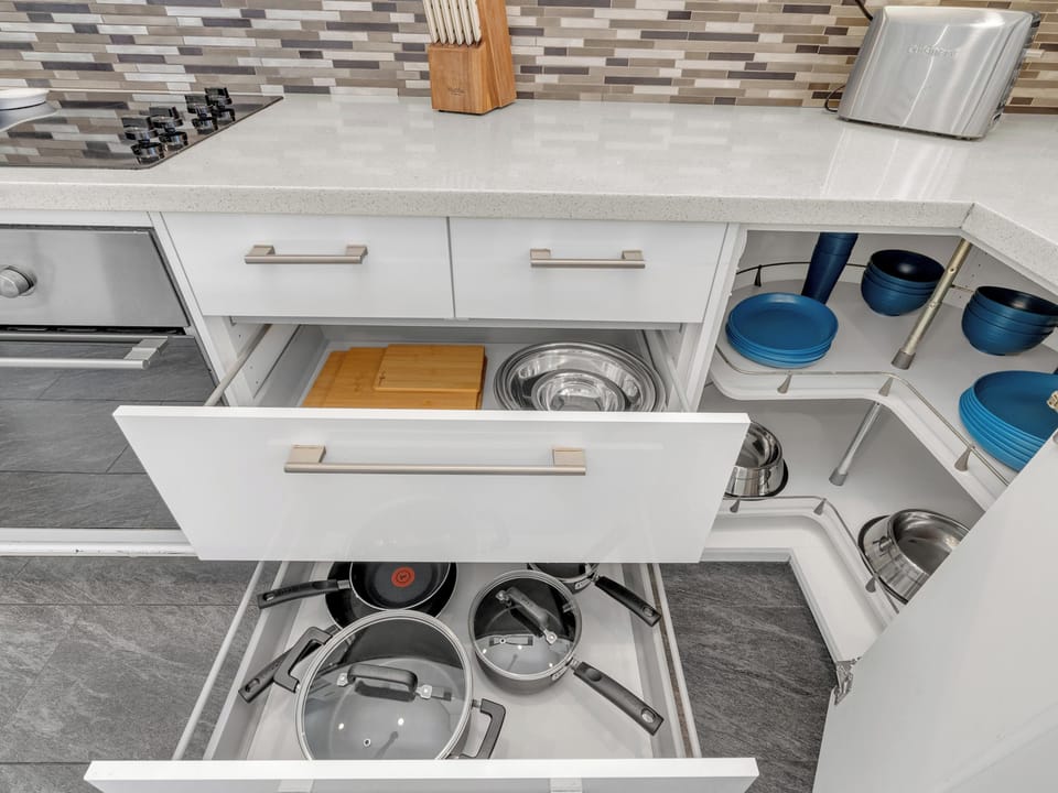 Kitchen storage
