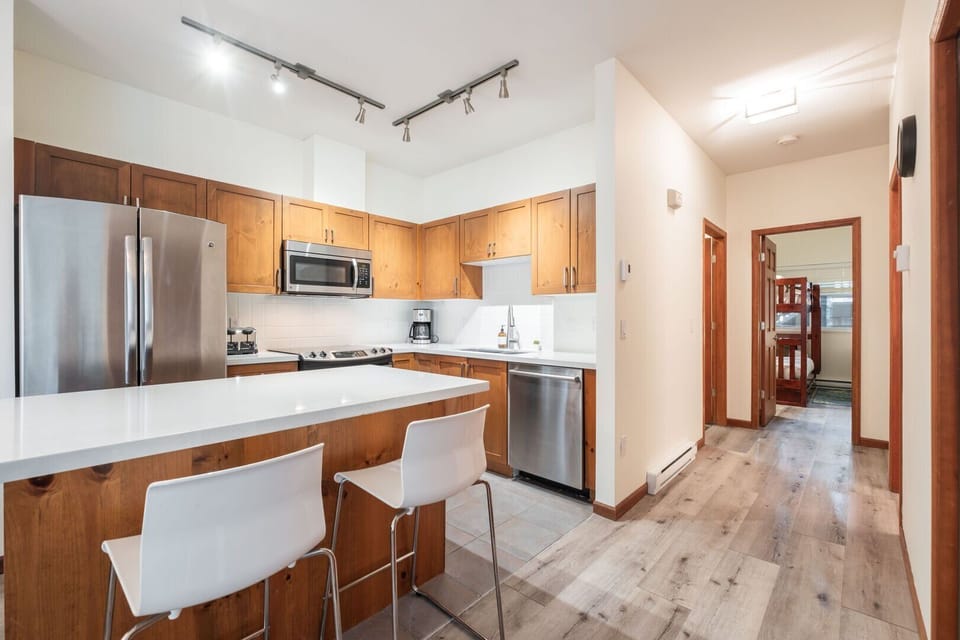Full kitchen: Breakfast bar