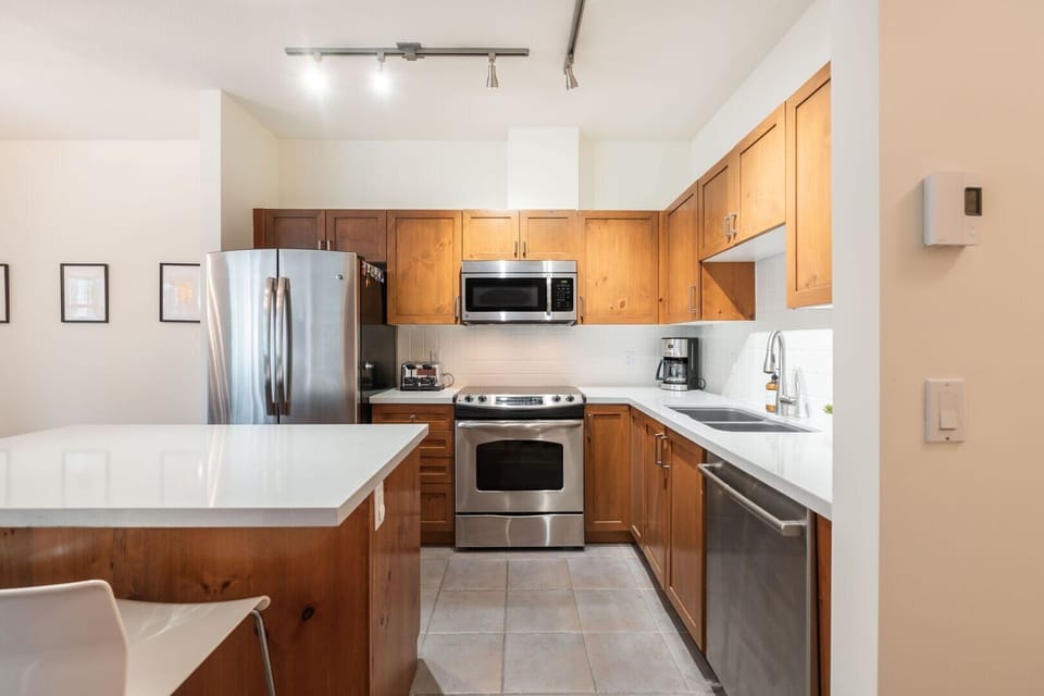 Full kitchen: Breakfast bar