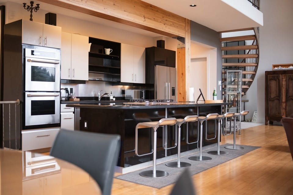 Full kitchen: Breakfast bar