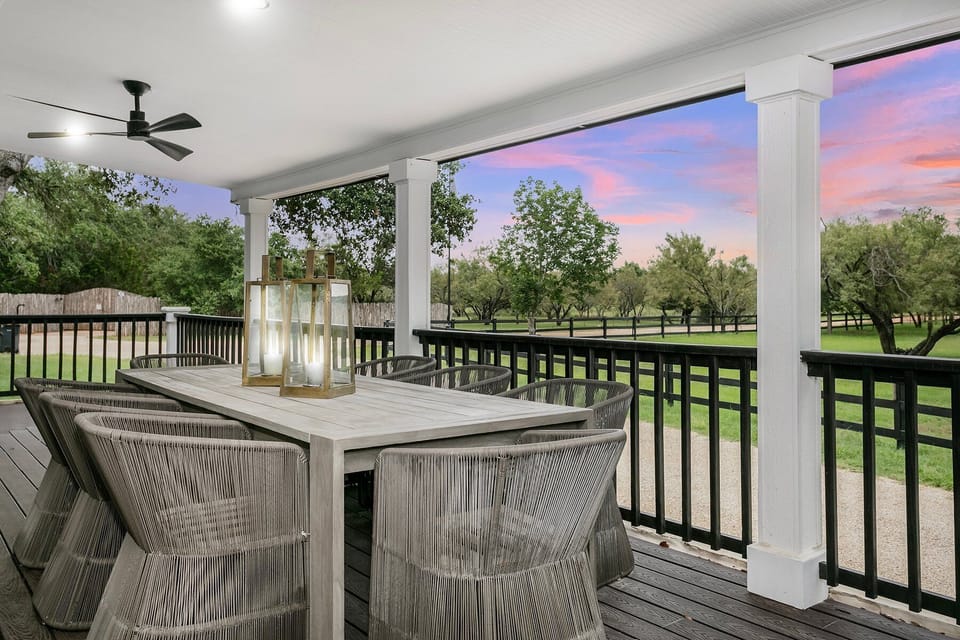Outdoor dining