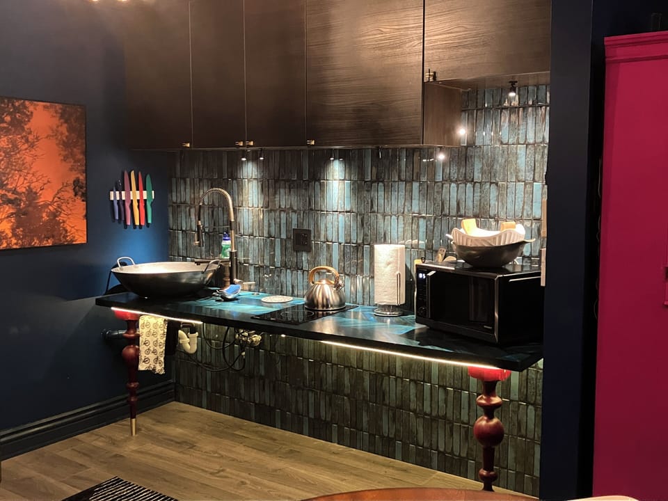 Adorable kitchen!