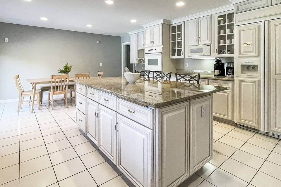 Chef's Dream Kitchen:  Equipped with everything you will need, double oven, electric cooktop and plenty of space