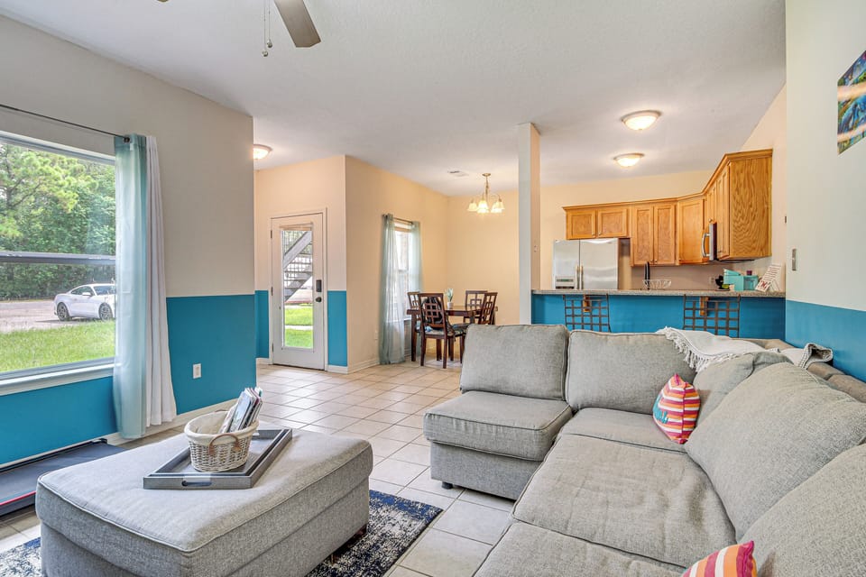 Biloxi Vacation Rental | 2BR | 2BA | 900 Sq Ft | 2 Steps Required