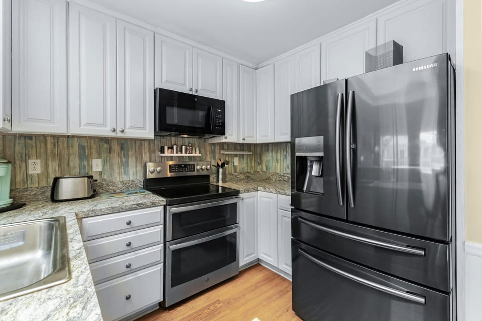 Fully Stocked Kitchen
