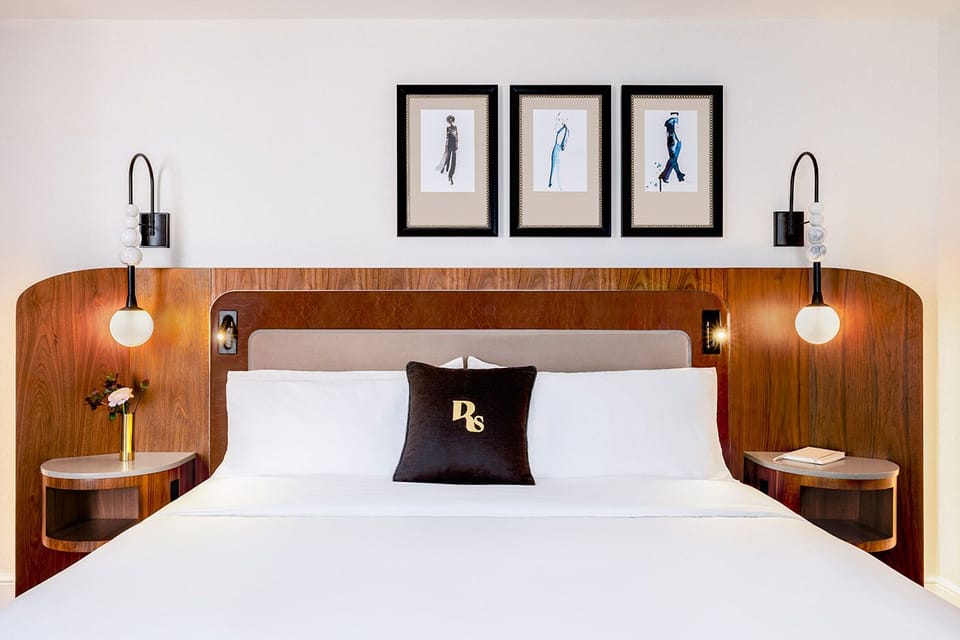 Unit with King bed. Exact unit will be assigned upon arrival. Views, colors, and decor may vary.