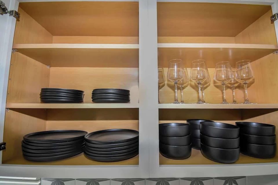 Enjoy cooking with provided dishes and glassware.