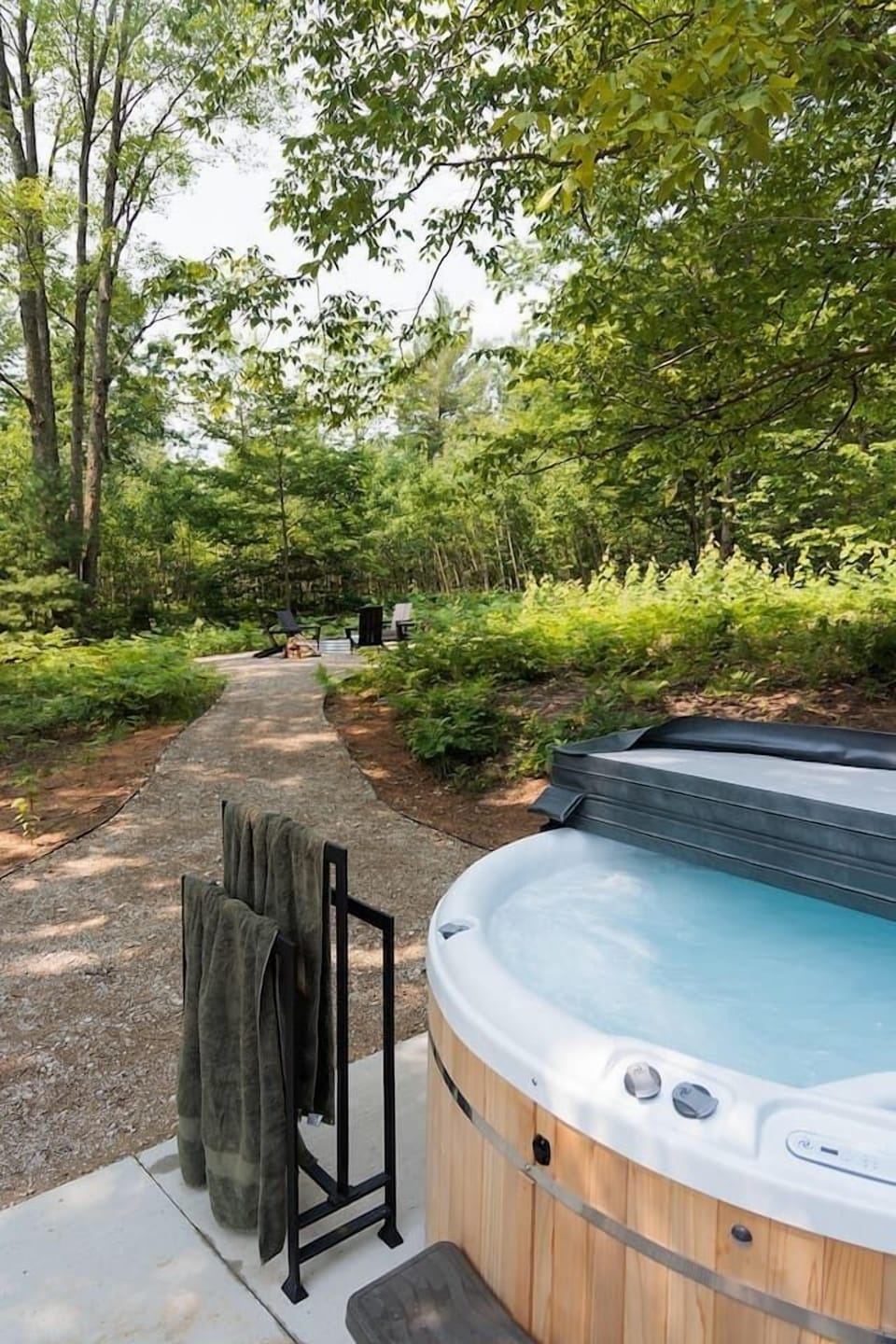 Outdoor spa tub