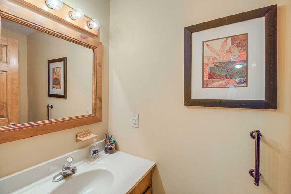Half Bathroom | 1st Floor