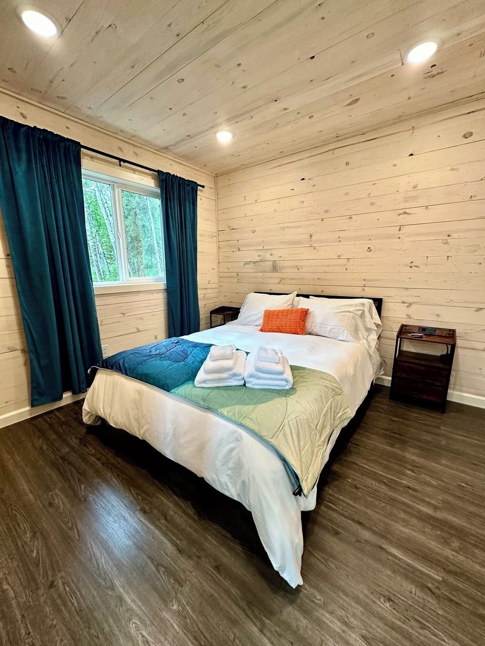 Large cabin bedroom on the main floor.