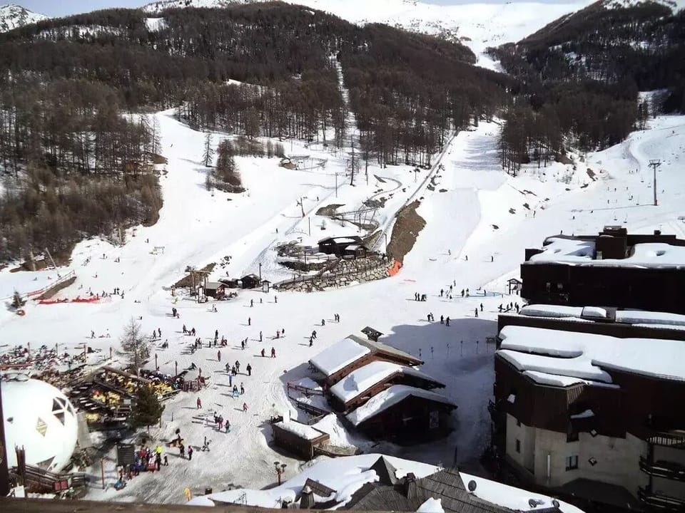 Snow and ski sports