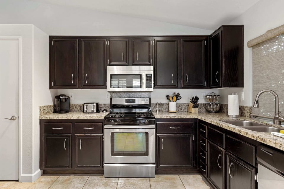 Kitchen has all your basics
