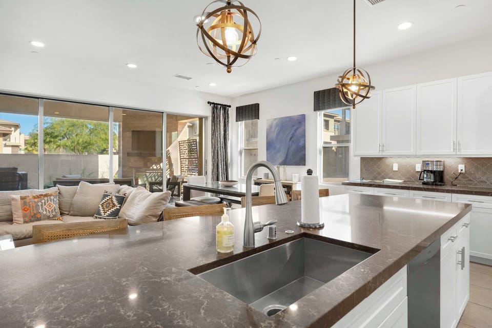 Fully equipped kitchen with large island
