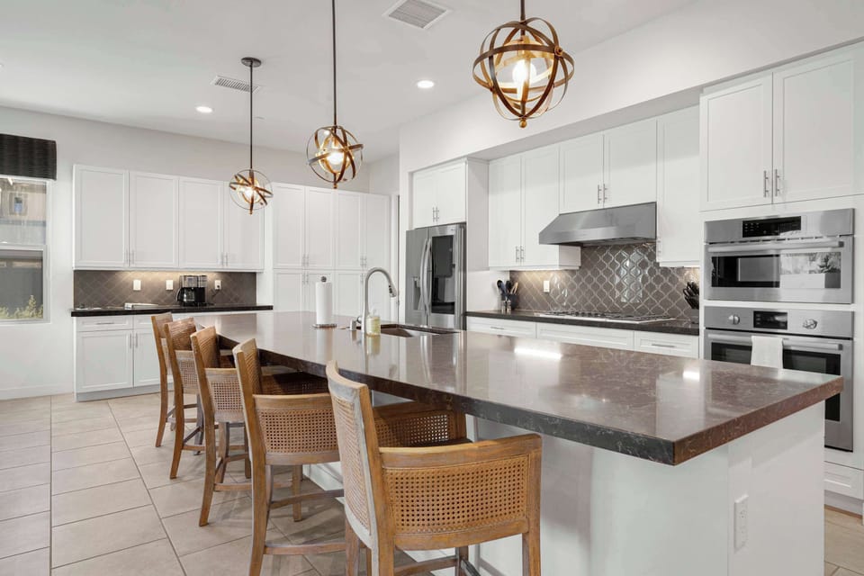Fully equipped kitchen with large island and counter seating