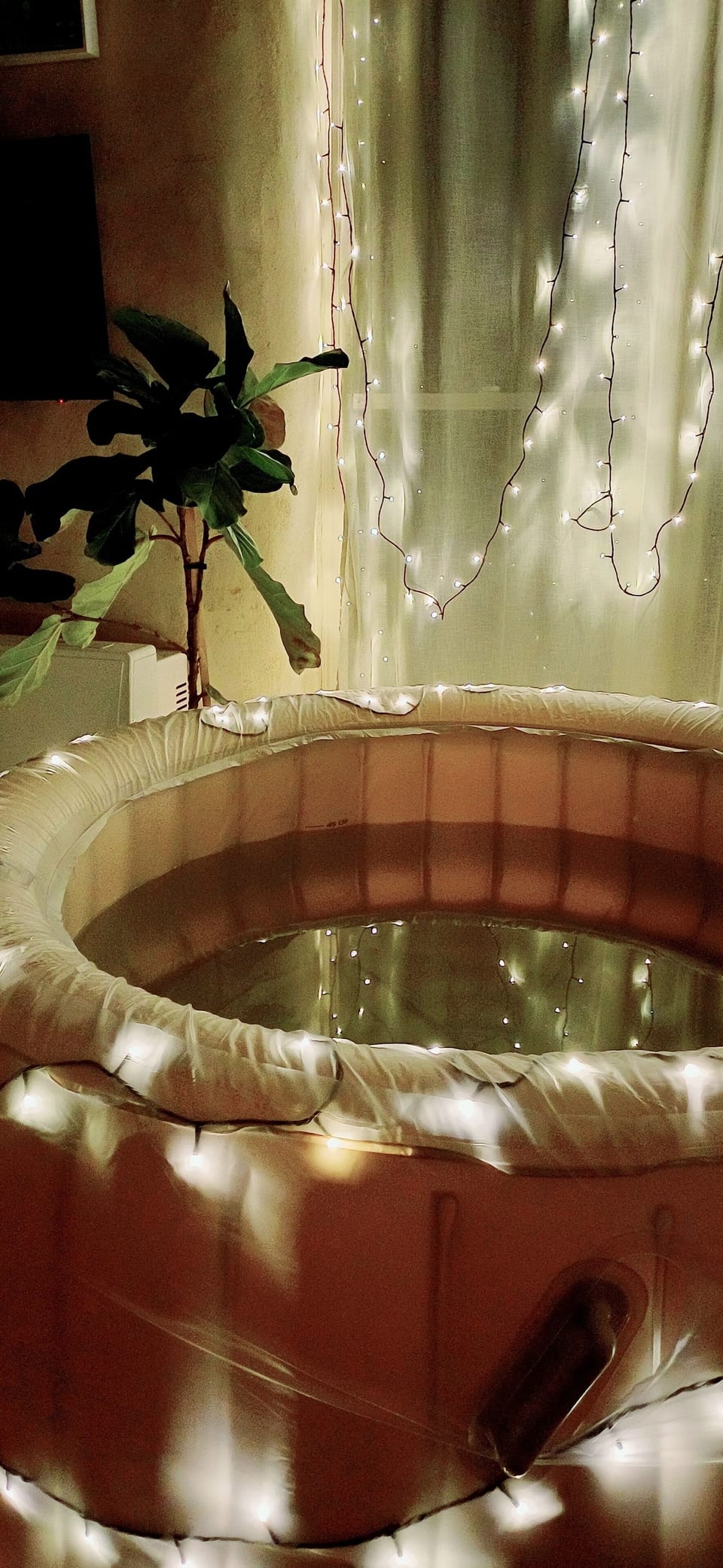 Indoor spa tub