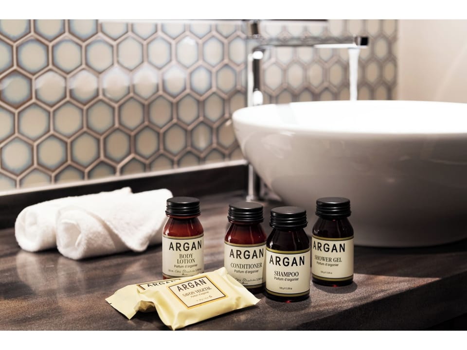 Bathroom amenities