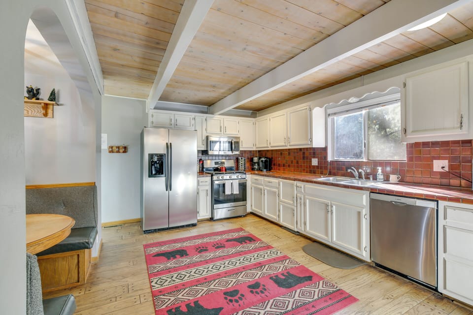 Kitchen | Cooking Basics | Coffee Maker | Main Level