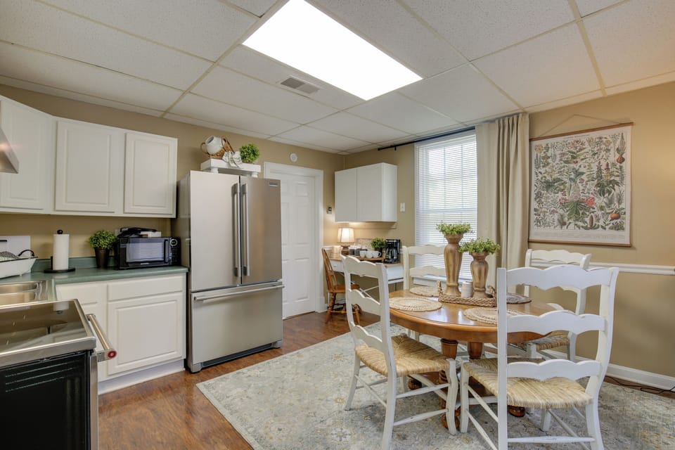 Kitchen | Cooking Basics | Single-Story Home