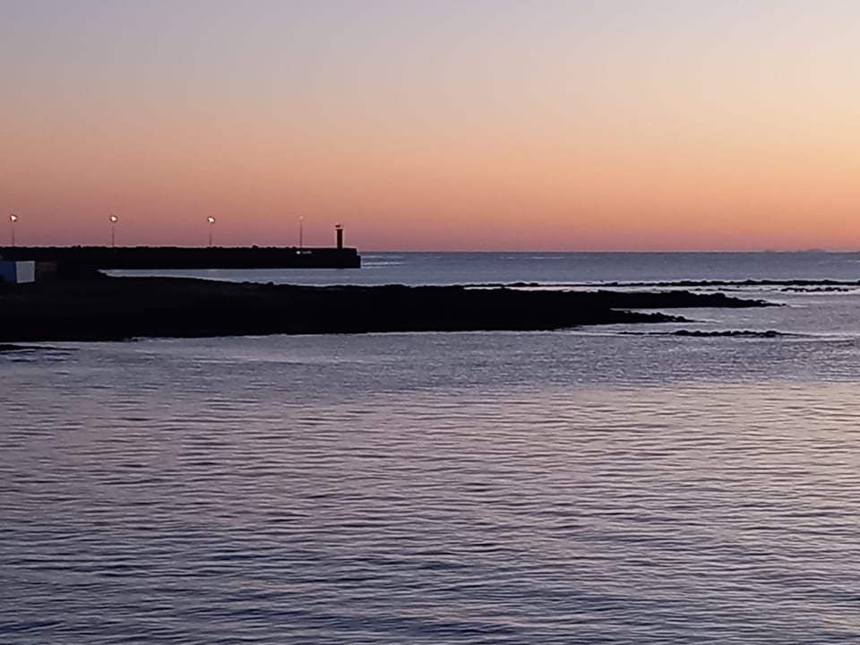 Faro en la bahía de Arrecife
