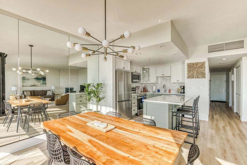 Share delicious meals in our bright and inviting dining area! Plenty of space for everyone.