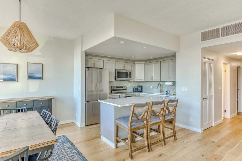 Sitting for everyone and an open floor plan means everyone is involved.