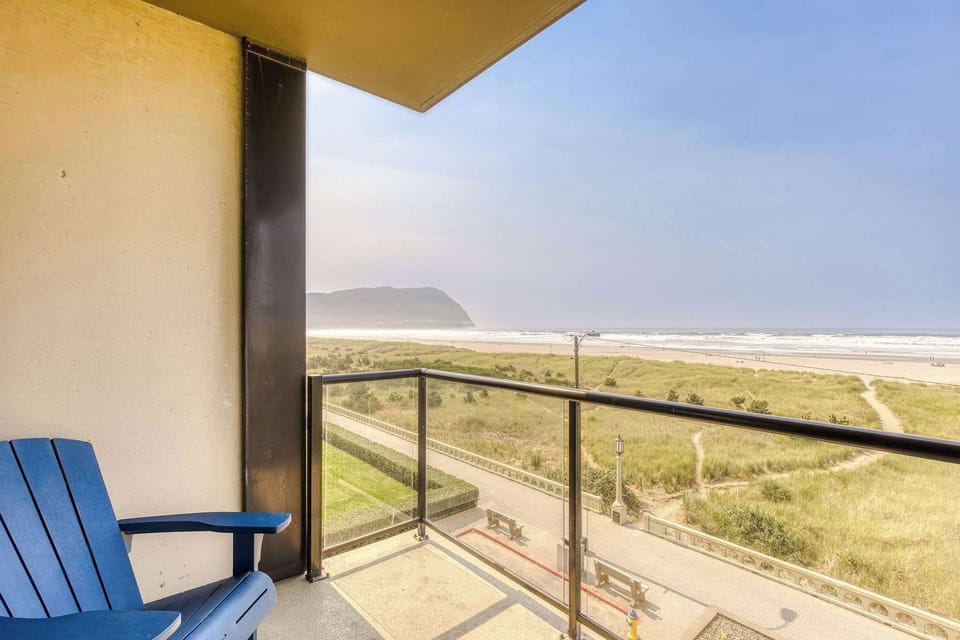 Outdoor furniture set to enjoy the ocean's refreshing breeze!