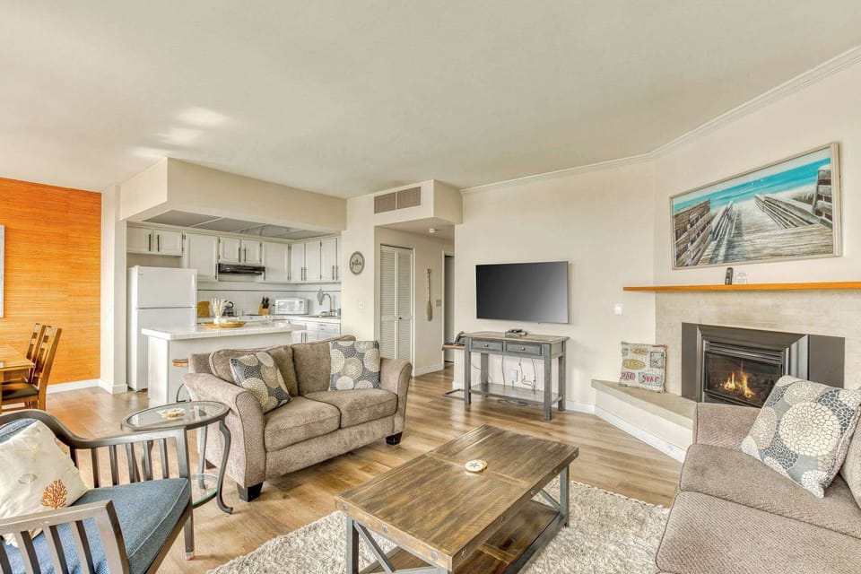Modest living space that focuses on the essentials. time with loved ones.