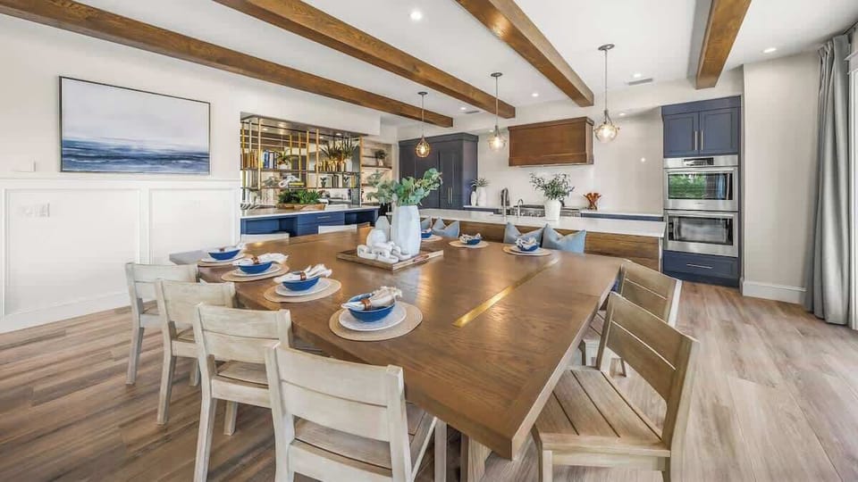 Dining Area - Seating for 12