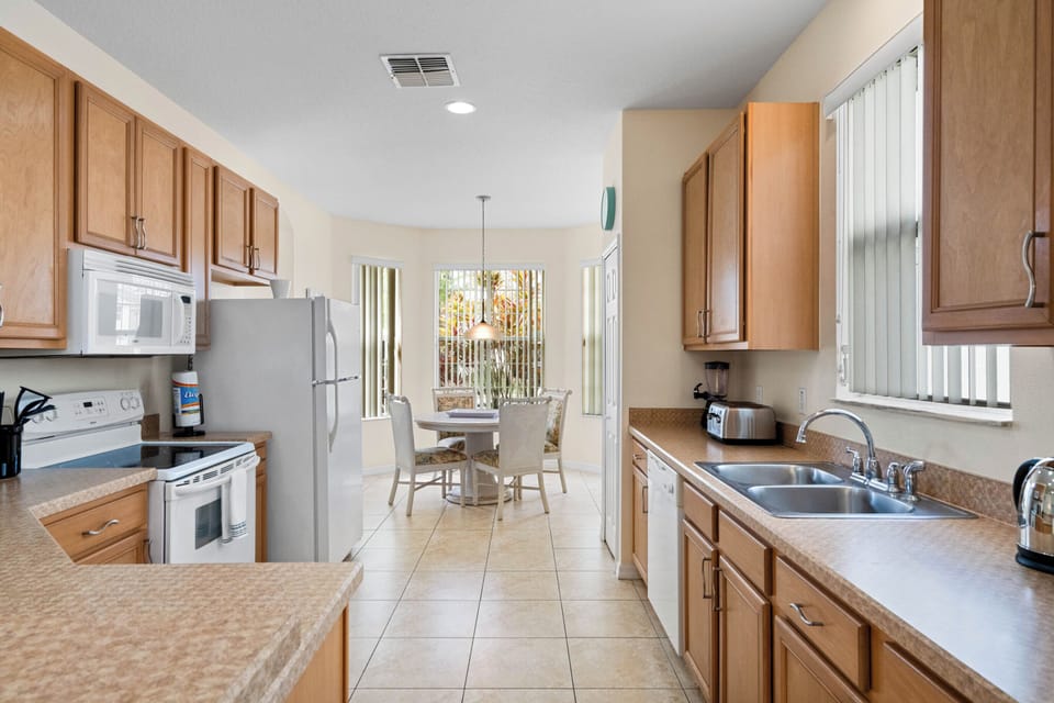 945-emerald-green-court--kissimmee--fl-34746---08